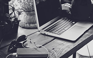 股票配资集中网站:配资门户网好不好-特朗普签了！美国联邦政府统一AI监管规则 硅谷的重大胜利？